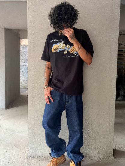 She Loves Me, She Loves Me Not T-Shirt